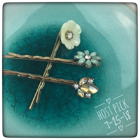 Last! πΈ Antiqued Gold Crystal Flower Hair Pins - Picture 2 of 8